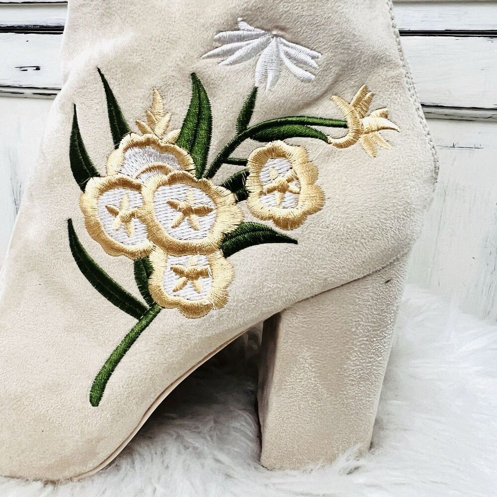 Cape Robbin Cream White Floral Embroidered Heeled Soft Suede Boots Size … - Picture 3 of 7